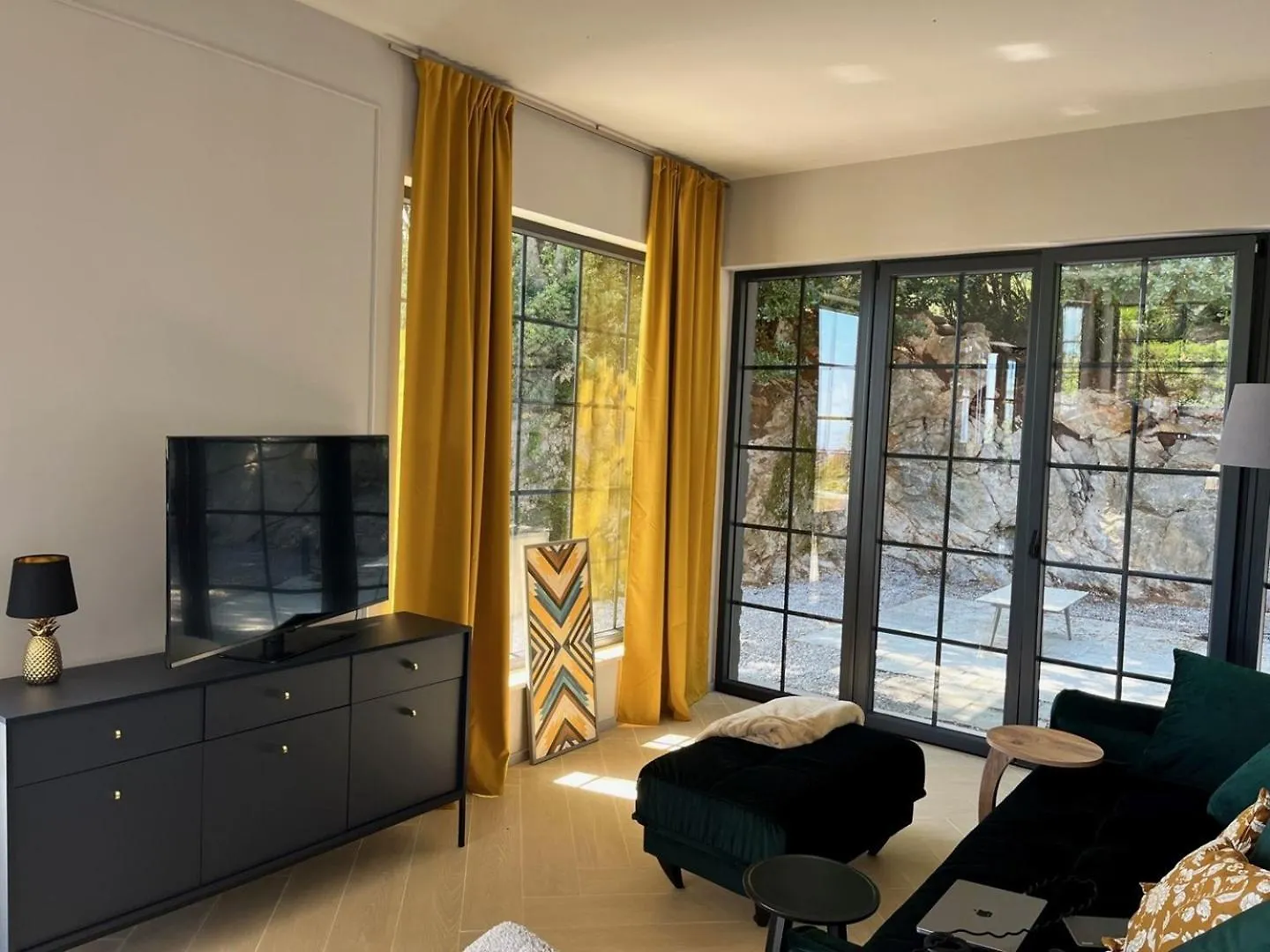 Villa St. Hedonist Poljane