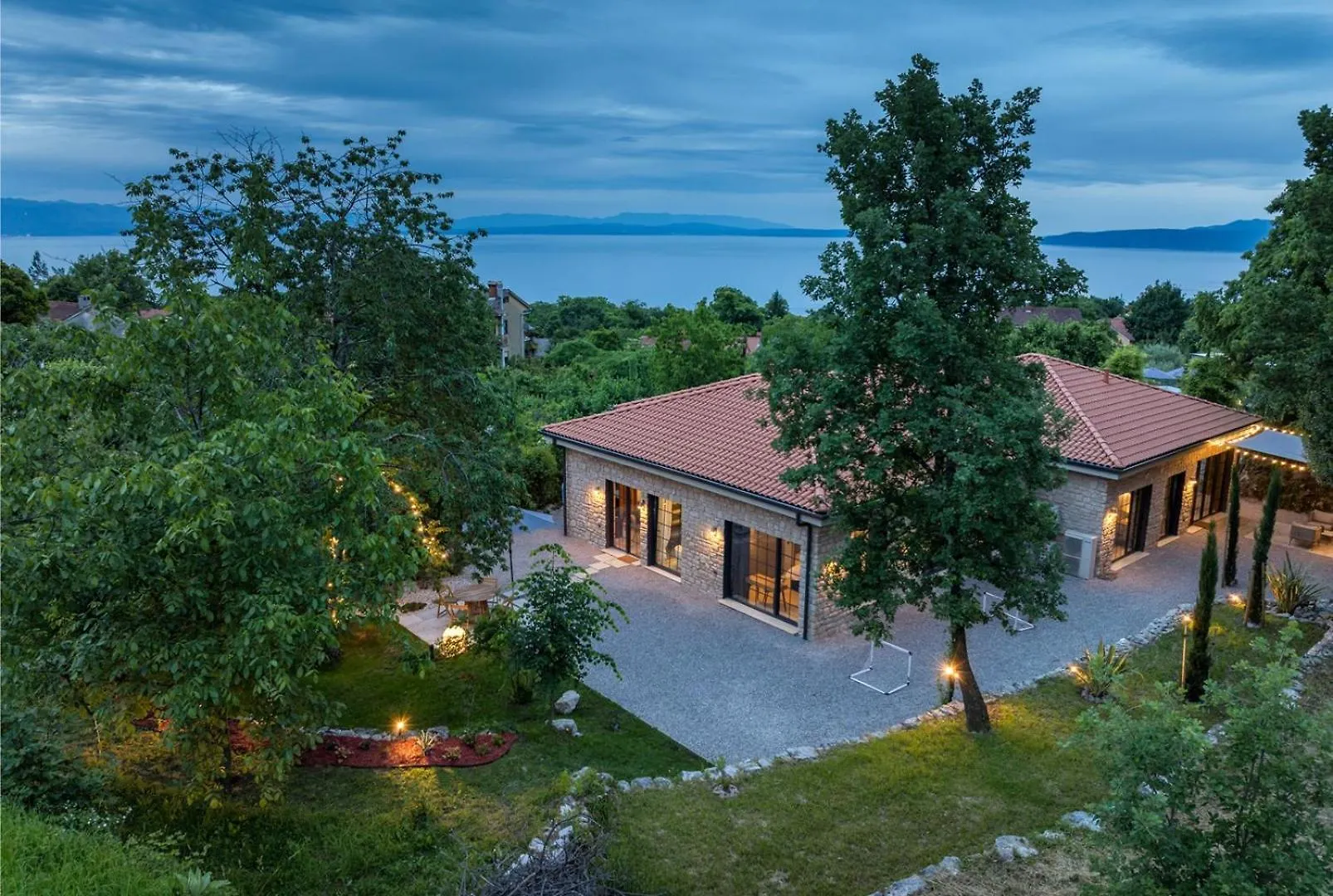 Villa St. Hedonist Poljane 0*,